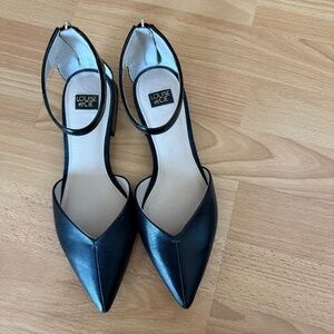 Cicilia Pointed Toe Flat (Women) Louise et Cie - Size 7